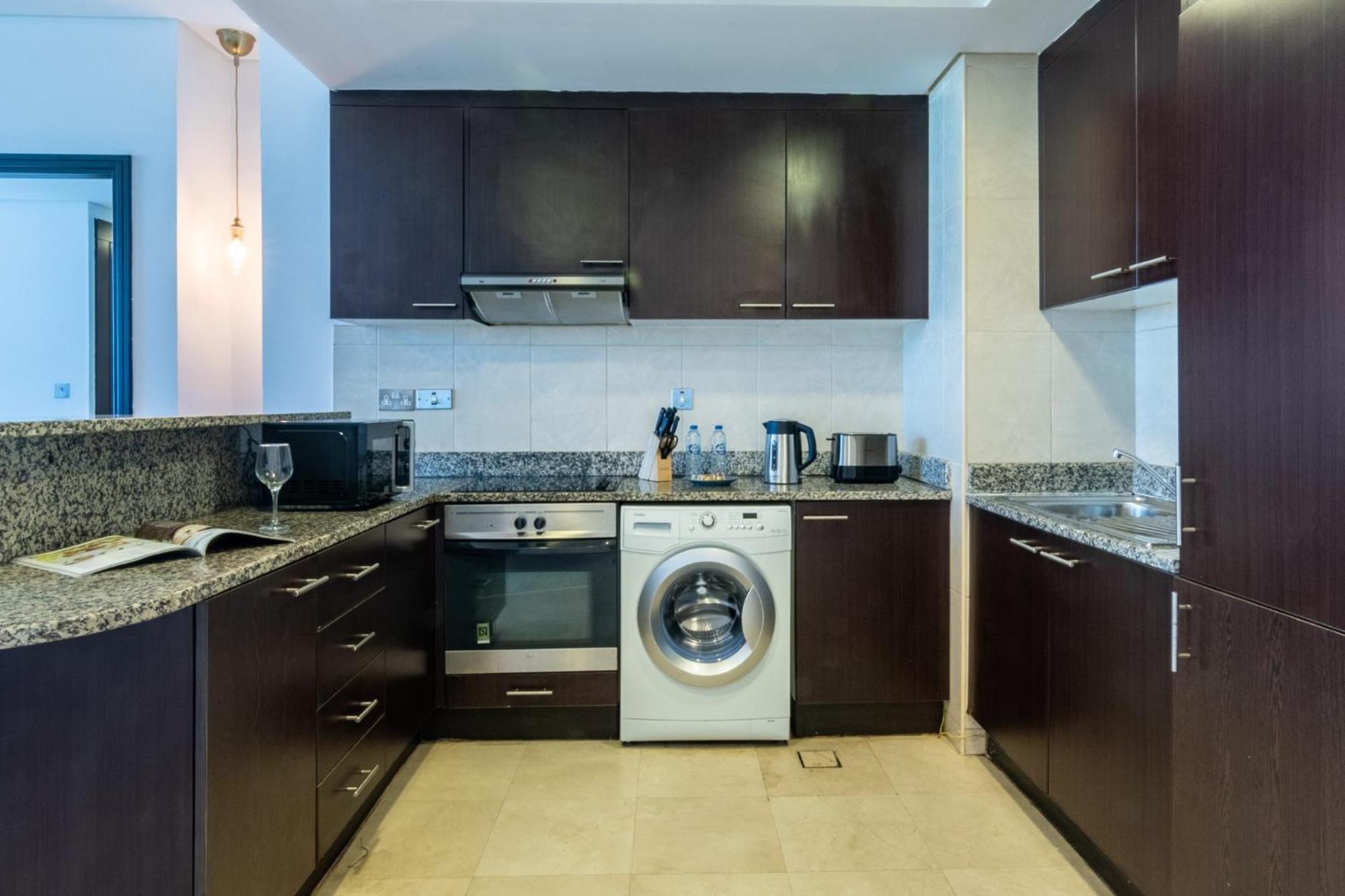 Difc 1br At Skygardens Tower Apartment